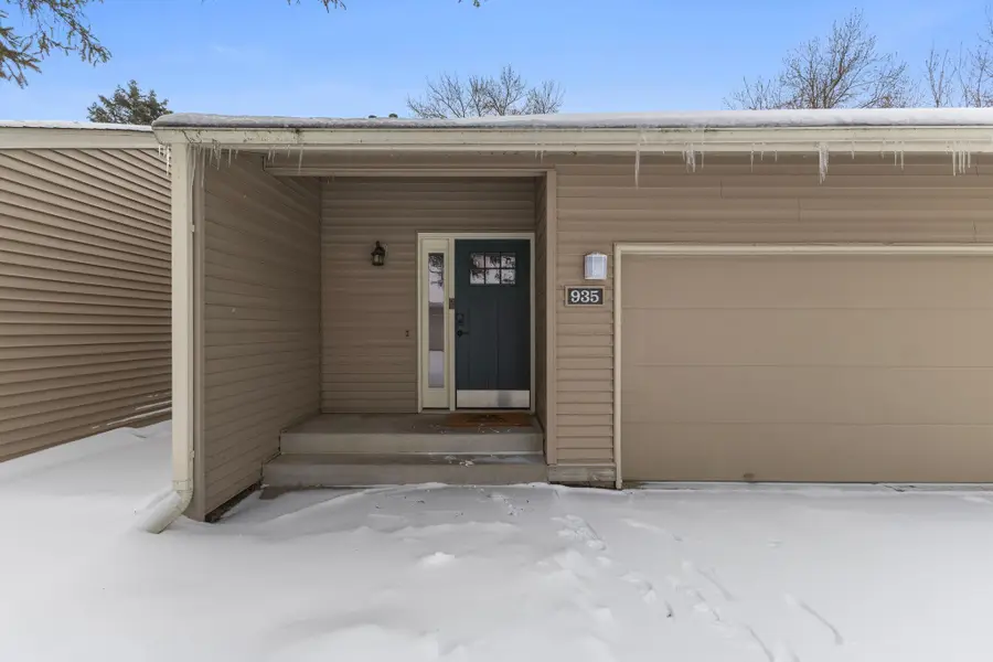 935 Monterey Court N, Shoreview, MN 55126 - #3