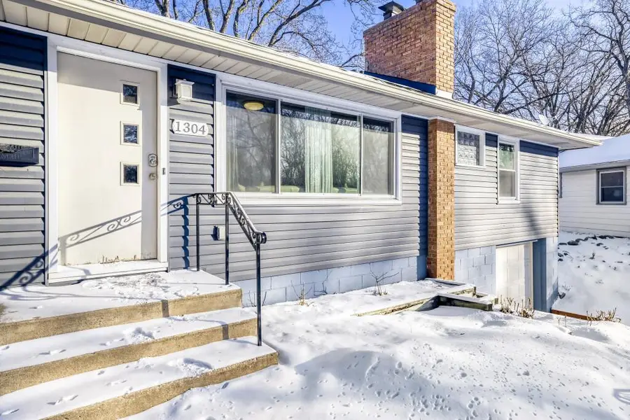 1304 Independence Avenue S, Saint Louis Park, MN 55426 - Image #2