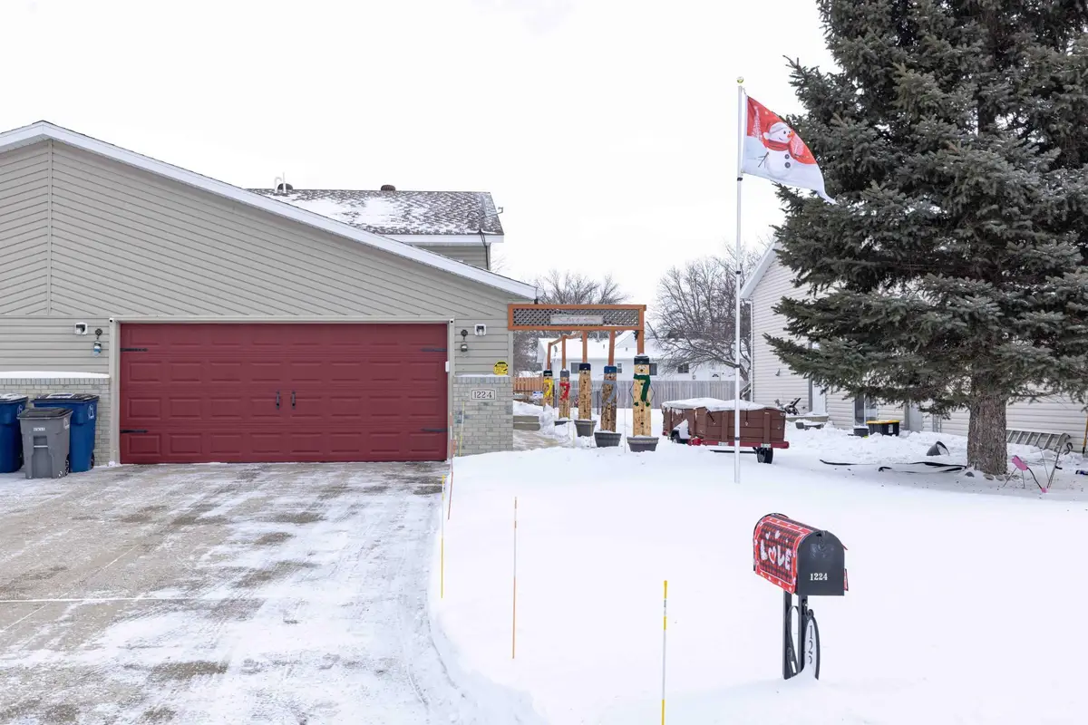 1224 7th Street N, Moorhead, MN 56560 - #1