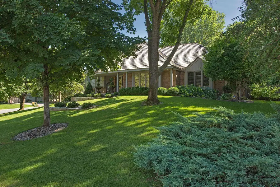 8725 Sandro Road, Bloomington, MN 55438 - Image #2