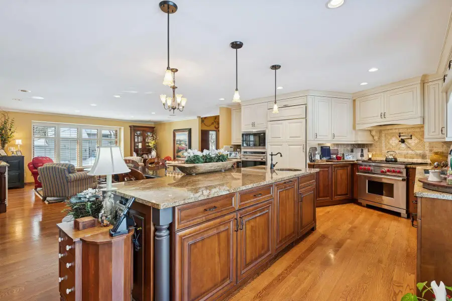 8725 Sandro Road, Bloomington, MN 55438 - Image #3
