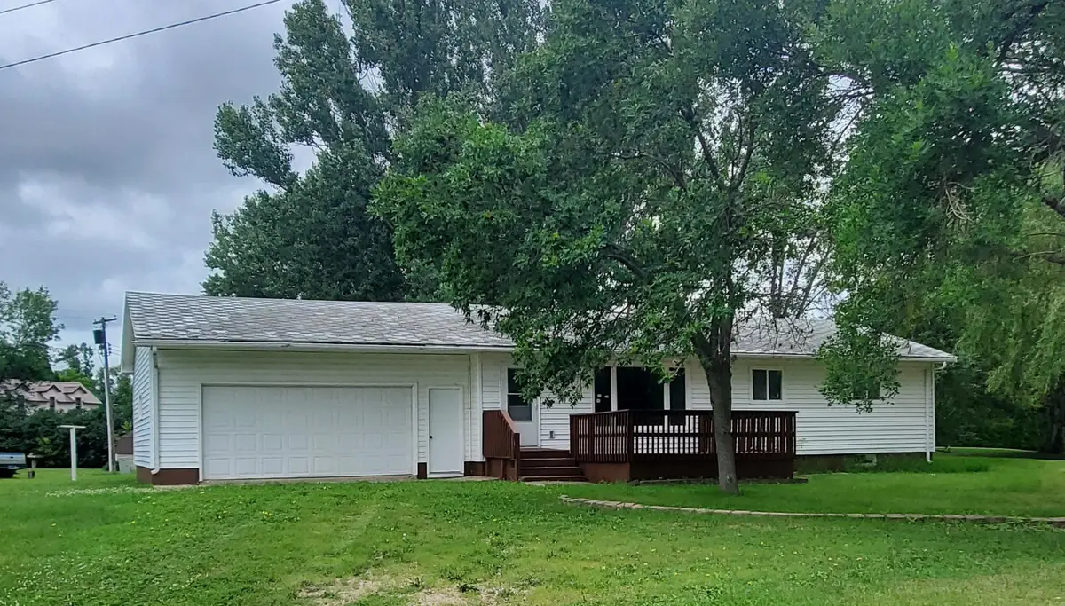 216 1st Street Se, Gwinner, ND 58040 - #1