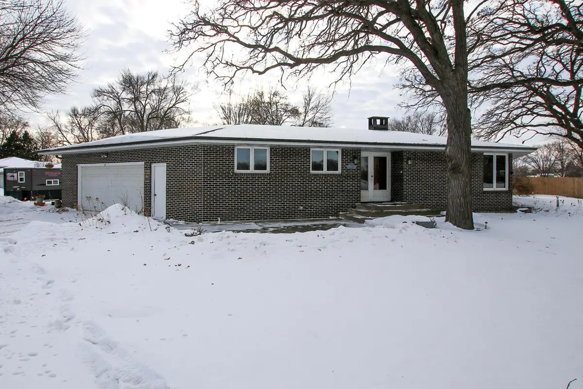 1020 Roberts Road Sw, Hutchinson, MN 55350 - Image #1
