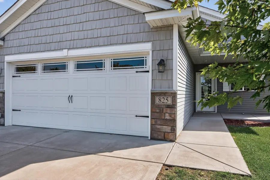 825 Golden Way Nw, Isanti, MN 55040 - #2