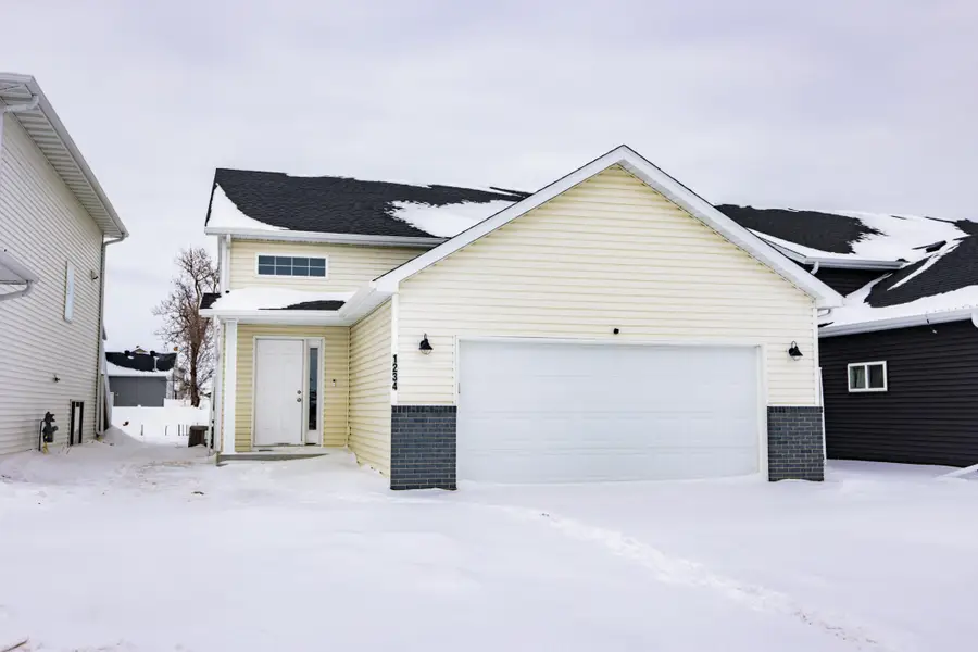 1234 27 Avenue W, West Fargo, ND 58078 - #2