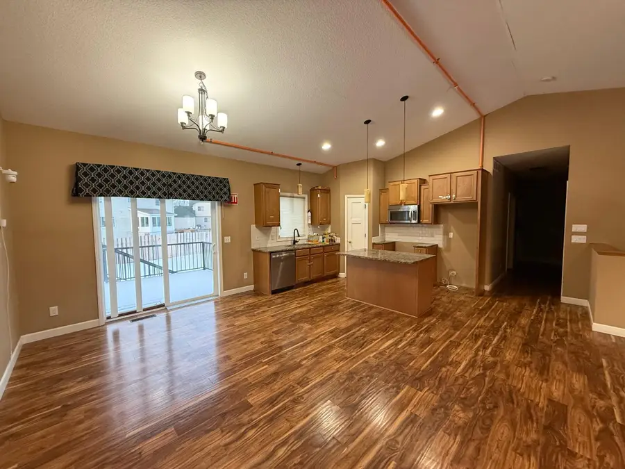 4137 Foxglove Avenue N, Brooklyn Park, MN 55443 - Image #3