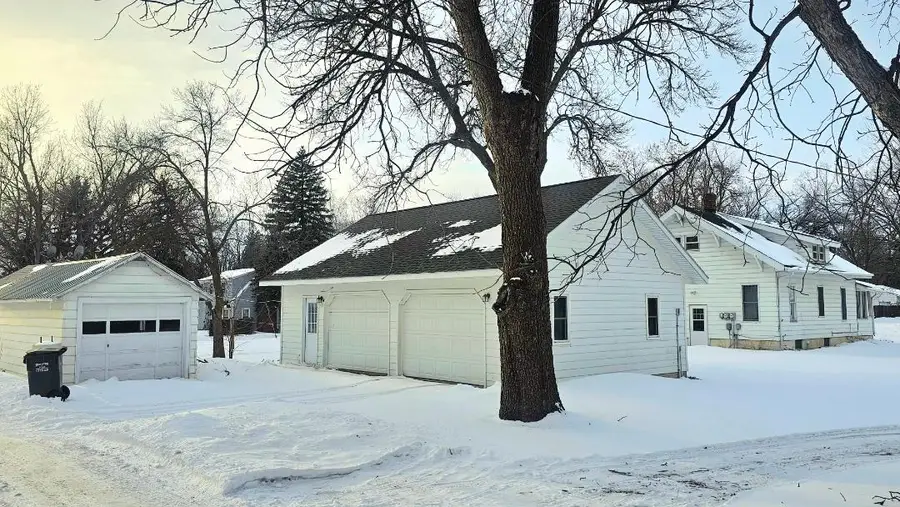 202 E 1st Street, Morris, MN 56267 - #3