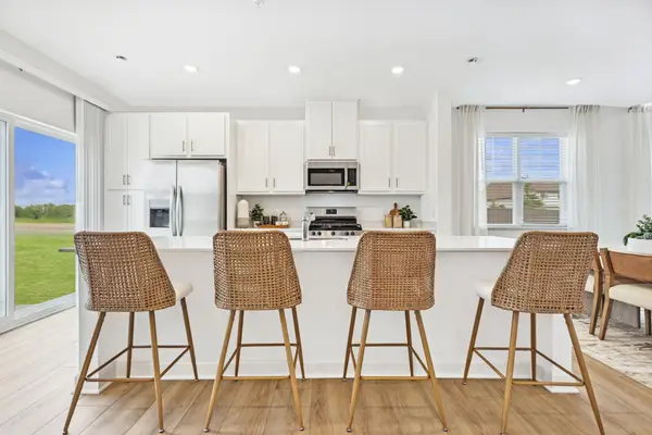 1087 Anmeadle Row, Rosemount, MN 55068