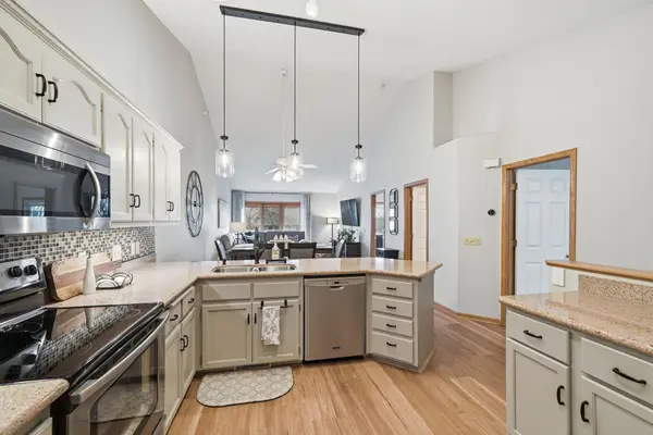 5554 Nathan Lane N #4, Plymouth, MN 55442