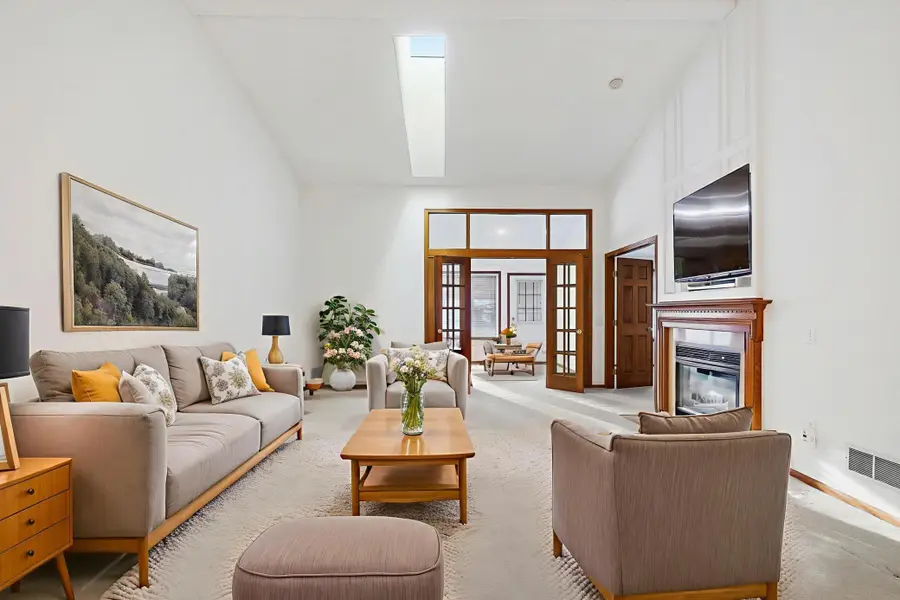 10849 Lexington Drive, Eden Prairie, MN 55344 - Image #3