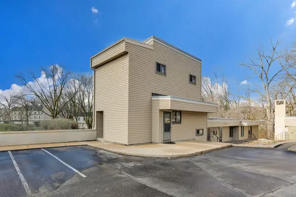 110212 Village Road, Chaska, MN 55318