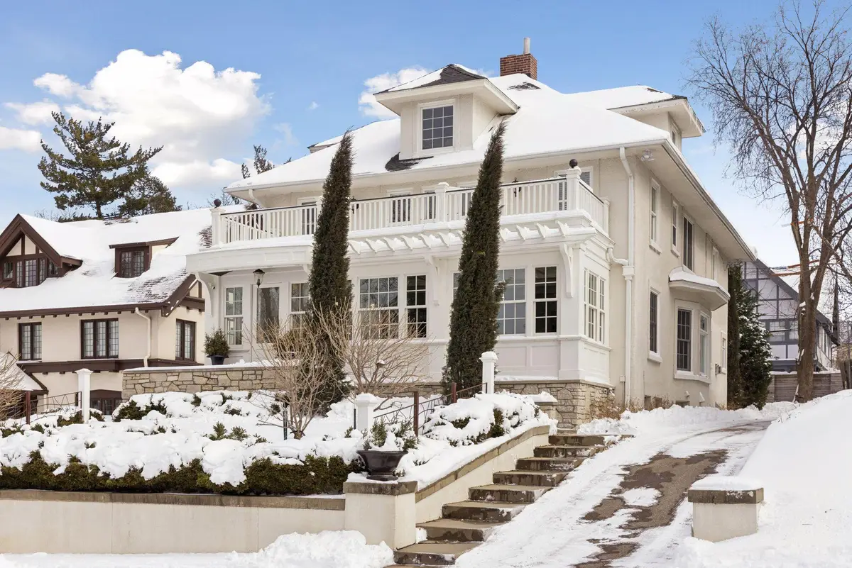 2735 E Lake Of The Isles Parkway, Minneapolis, MN 55408 - #1