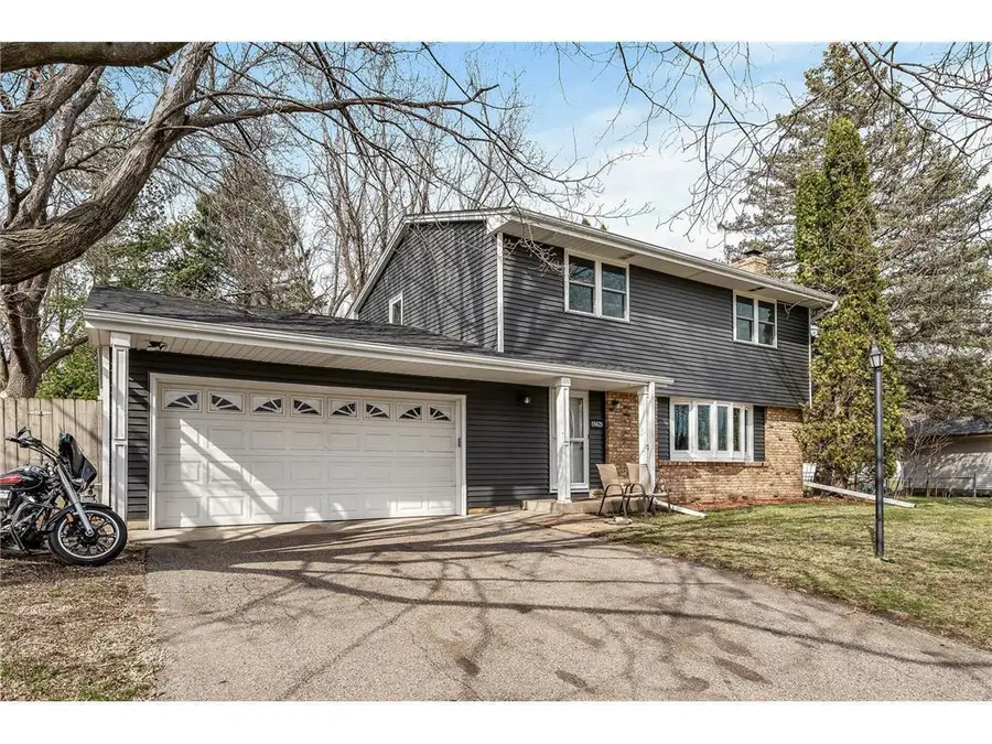 10425 Vessey Road, Bloomington, MN 55437 - Image #3