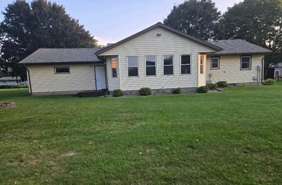 801 3rd Street Sw, Wells, MN 56097 - Image #2