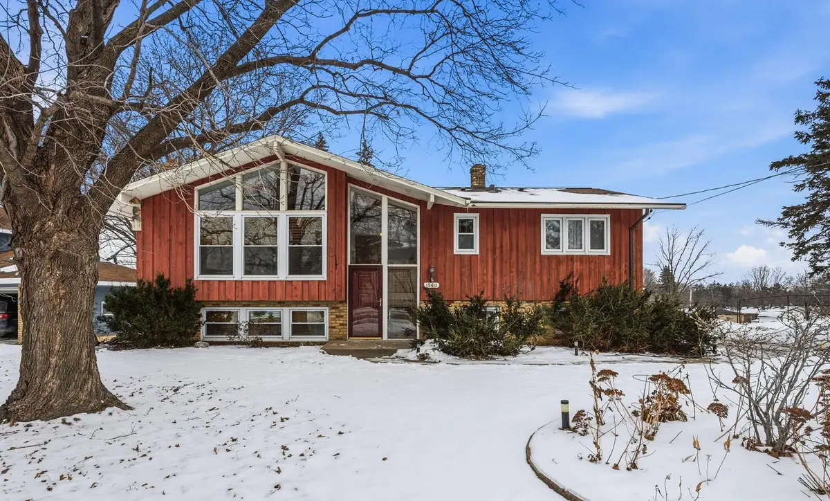 1560 Oakdale Avenue, West Saint Paul, MN 55118 - #1