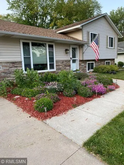 8414 72nd Street S, Cottage Grove, MN 55016