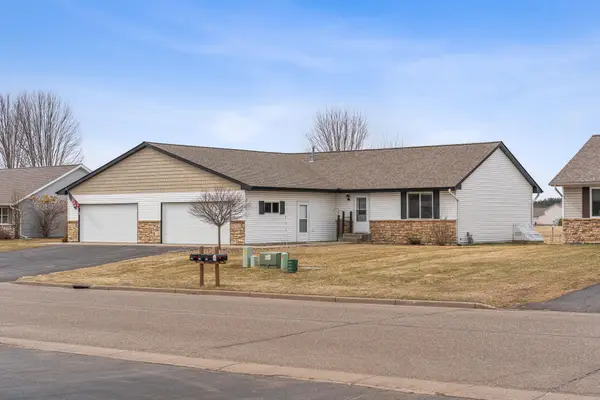 905 W Ridge Court, New Richmond, WI 54017