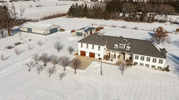 10951 County 8 Road Sw, Stewartville, MN 55976