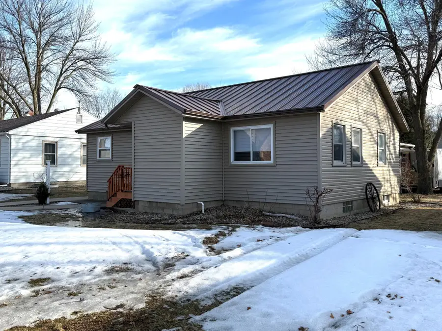 706 E Chestnut Street, Redwood Falls, MN 56283 - #3