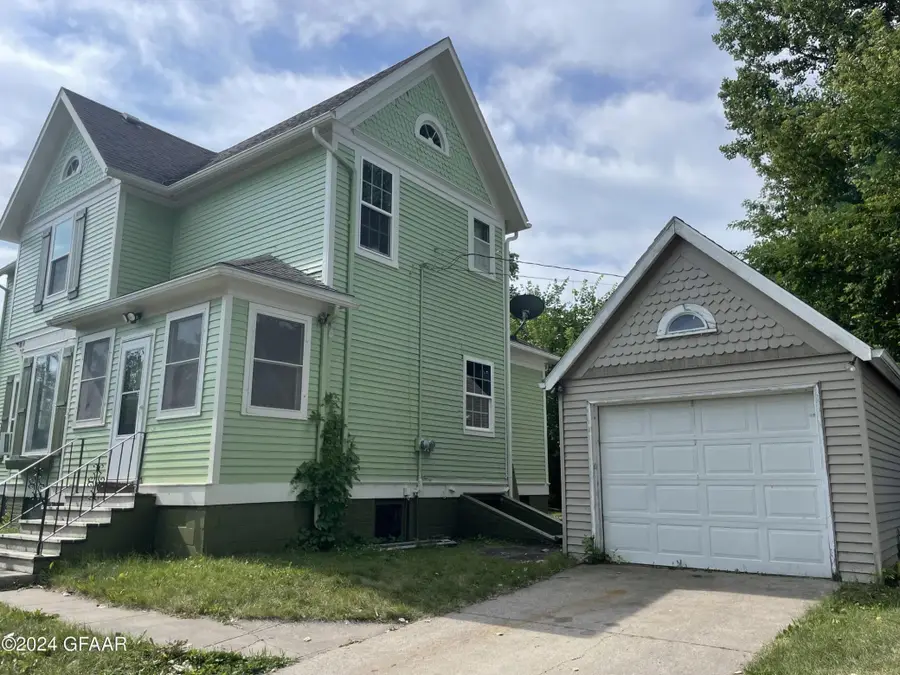 428 S Ash Street, Crookston, MN 56716 - #3