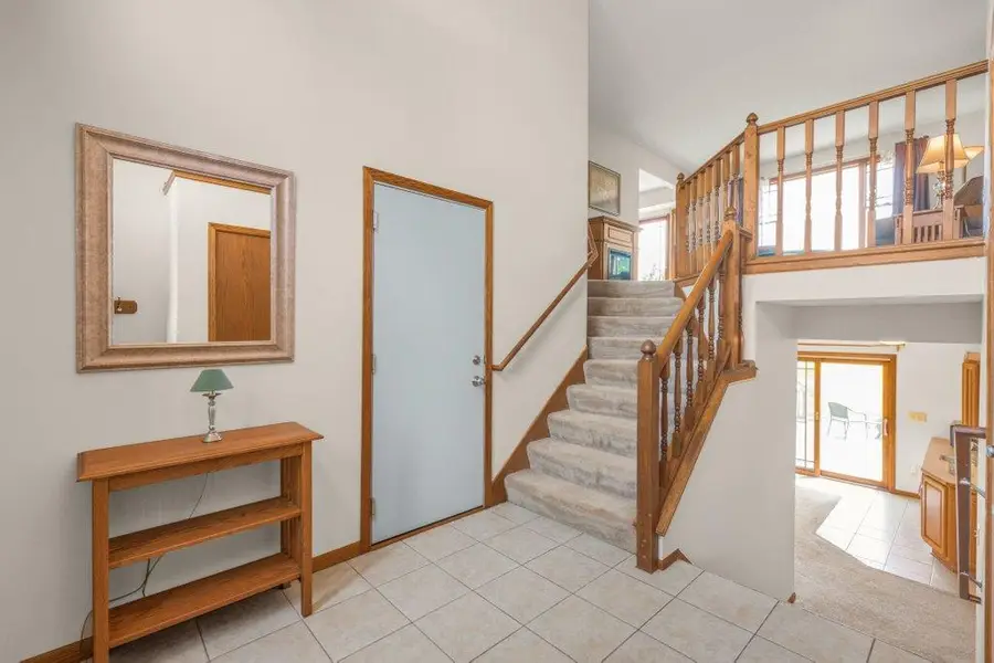 812 Larkspur Court, Shakopee, MN 55379 - #3