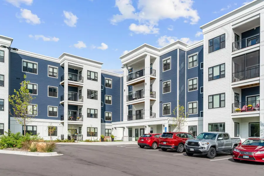 1875 E Shore Drive #302, Maplewood, MN 55109 - #2