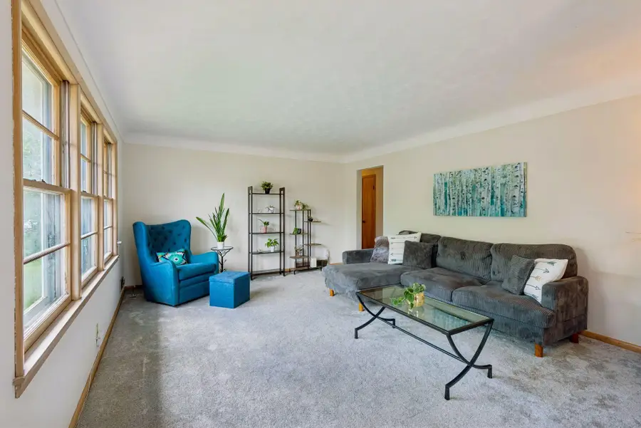 1073 Eleanor Avenue, Saint Paul, MN 55116 - #3