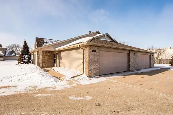 1409 Heatherwood Court, West Fargo, ND 58078