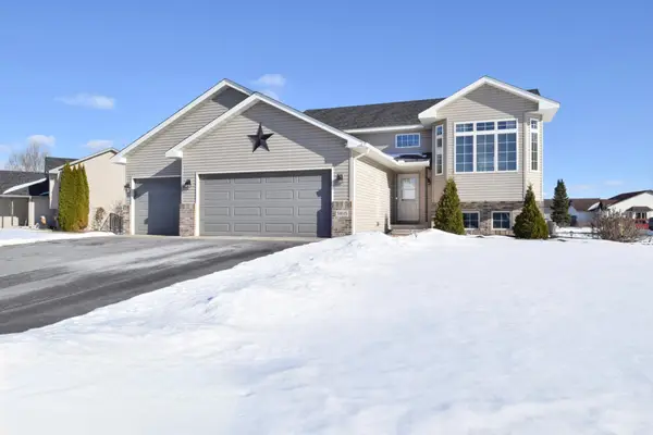38615 Henna Circle, North Branch, MN 55056