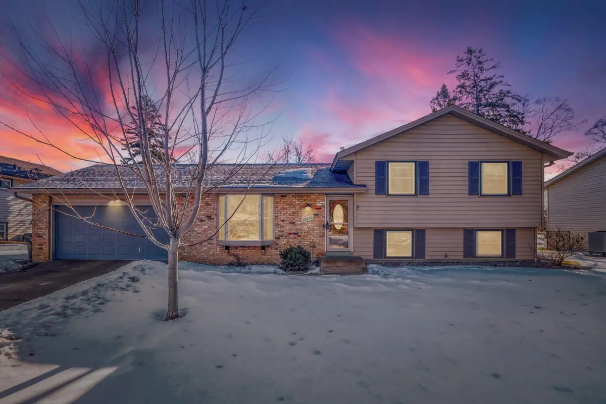 10482 Thrush Street Nw, Coon Rapids, MN 55433 - #1