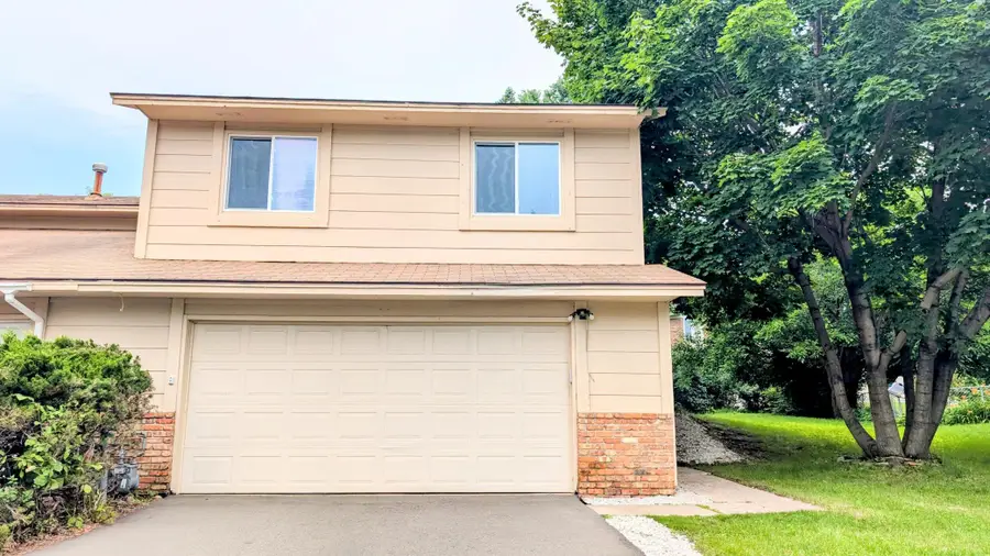 4584 Cinnamon Ridge Trail, Eagan, MN 55122 - Image #2