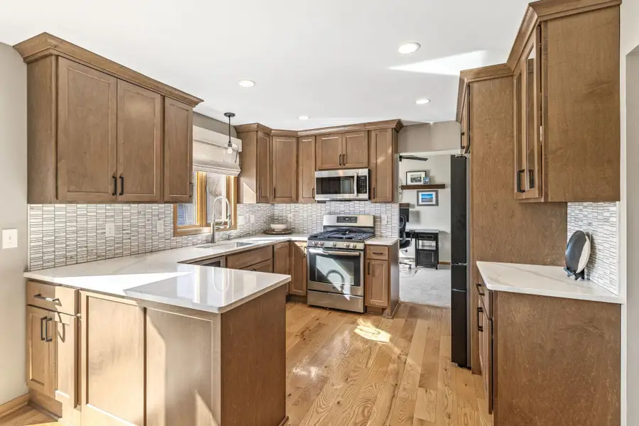 18745 39th Avenue N, Plymouth, MN 55446 - #2