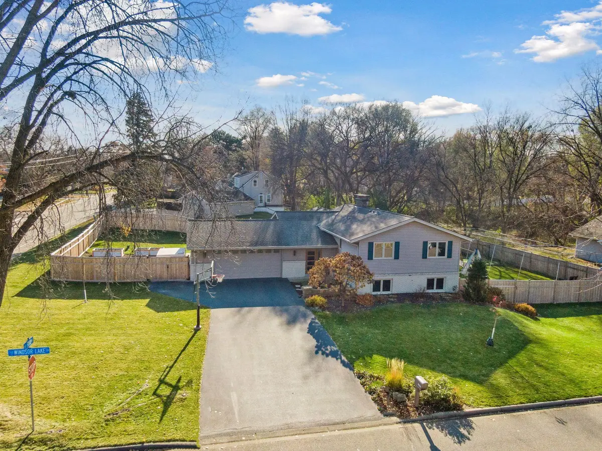 10001 Windsor Lake Lane, Minnetonka, MN 55305 - #1