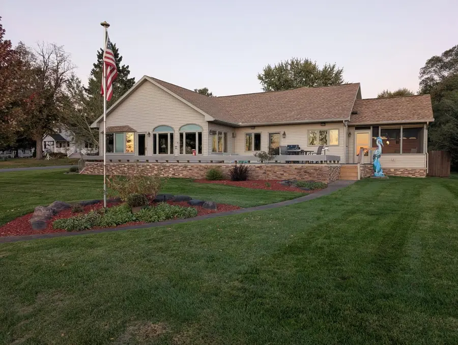 89 W 2nd Street, Buffalo City, WI 54622 - #3