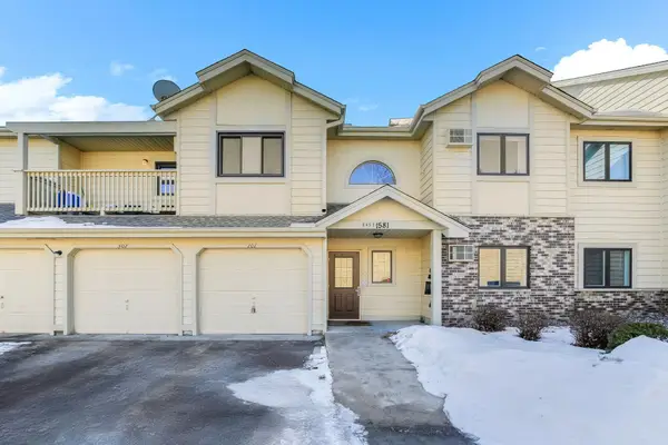 1581 Wheelock Lane #101, Saint Paul, MN 55117