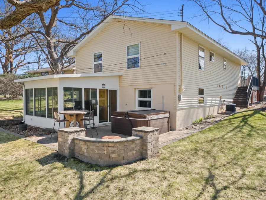 7132 Coachwood Circle, Woodbury, MN 55125 - #2