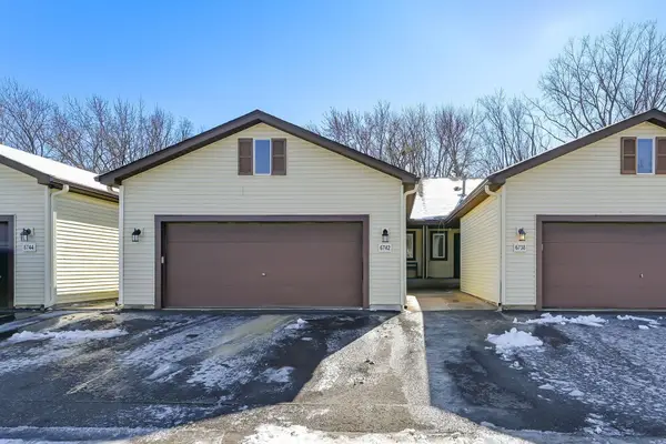 6742 Gretchen Lane N, Oakdale, MN 55128