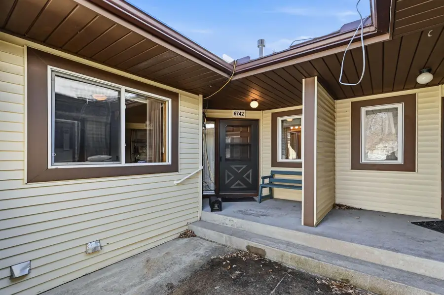 6742 Gretchen Lane N, Oakdale, MN 55128 - #2