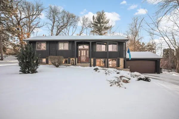 3 Oakview Court, Birchwood Village, MN 55110