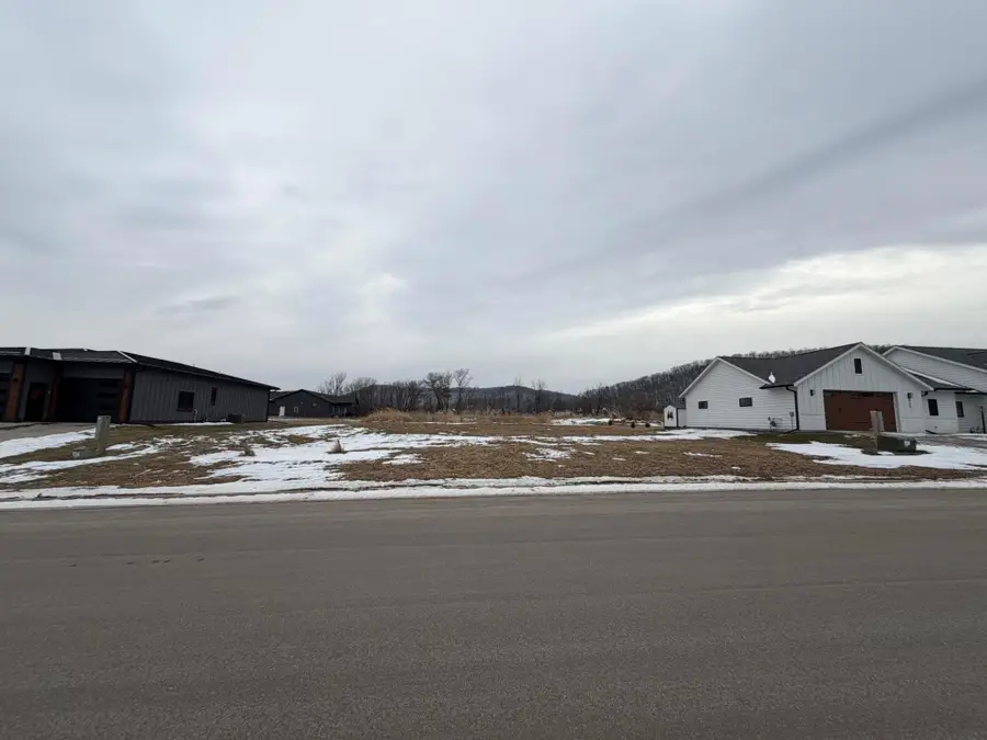 805 Bridle Lane, La Crescent, MN 55947 - #3