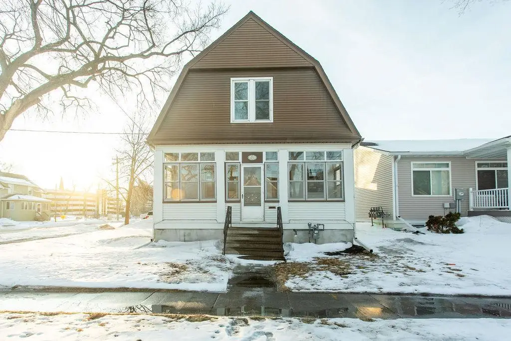 804 N 3rd Street N, Fargo, ND 58102 - #1