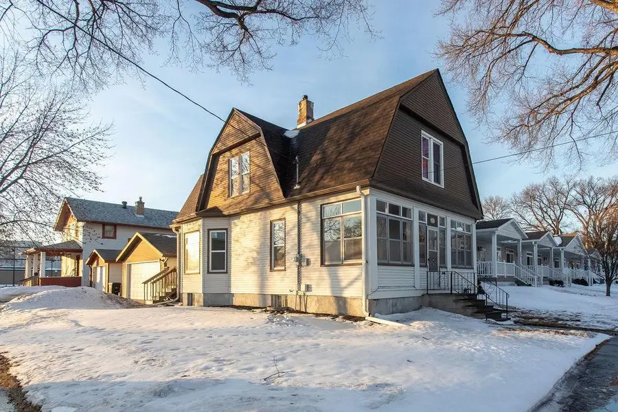 804 N 3rd Street N, Fargo, ND 58102 - #3