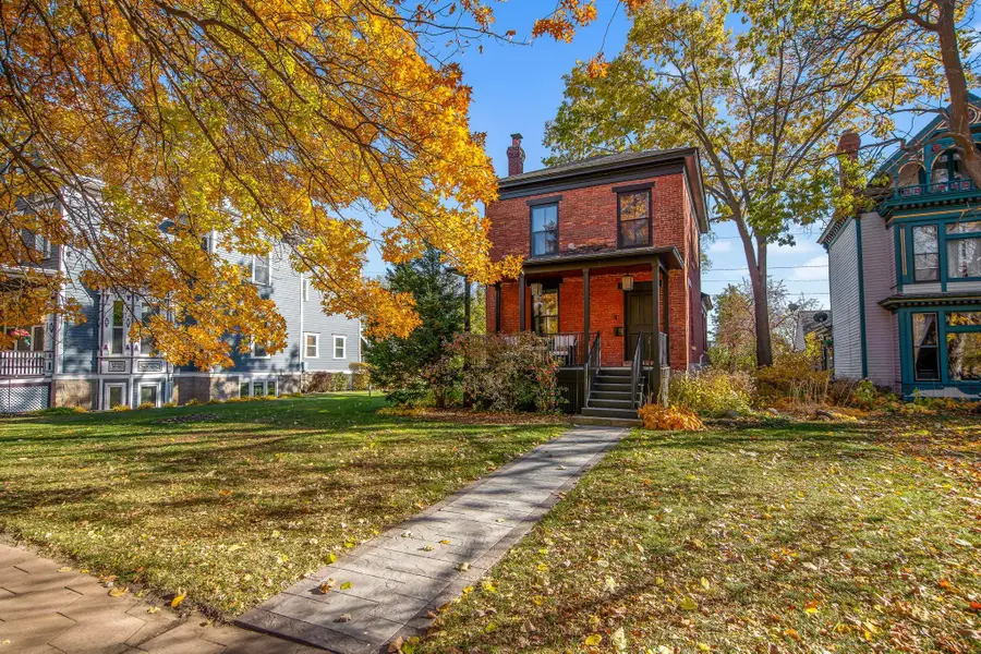 53 Irvine Park, Saint Paul, MN 55102 - #3