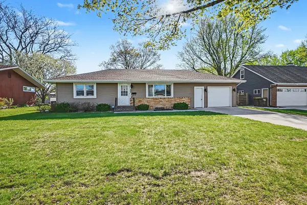405 Lincoln Avenue N, New Prague, MN 56071