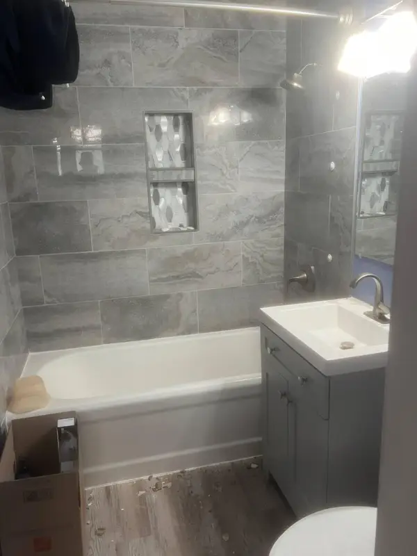 909 27th Avenue Ne, Minneapolis, MN 55418