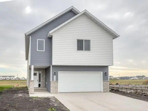 6218 87th Avenue S, Horace, ND 58047