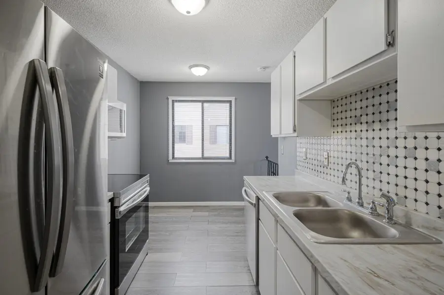 6608 83 Court N, Brooklyn Park, MN 55445 - #3