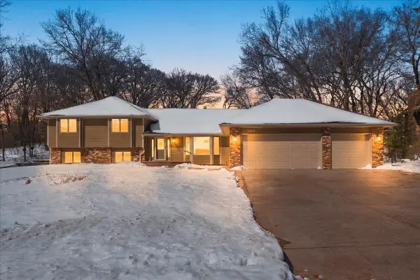 8681 144th Street Court, Apple Valley, MN 55124