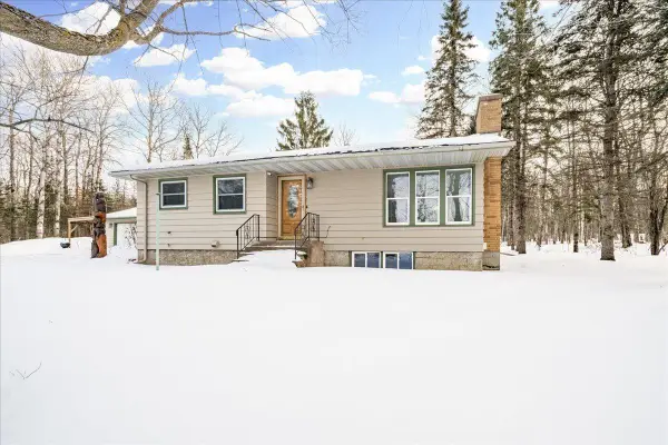 4016 W Arrowhead Road, Duluth, MN 55811