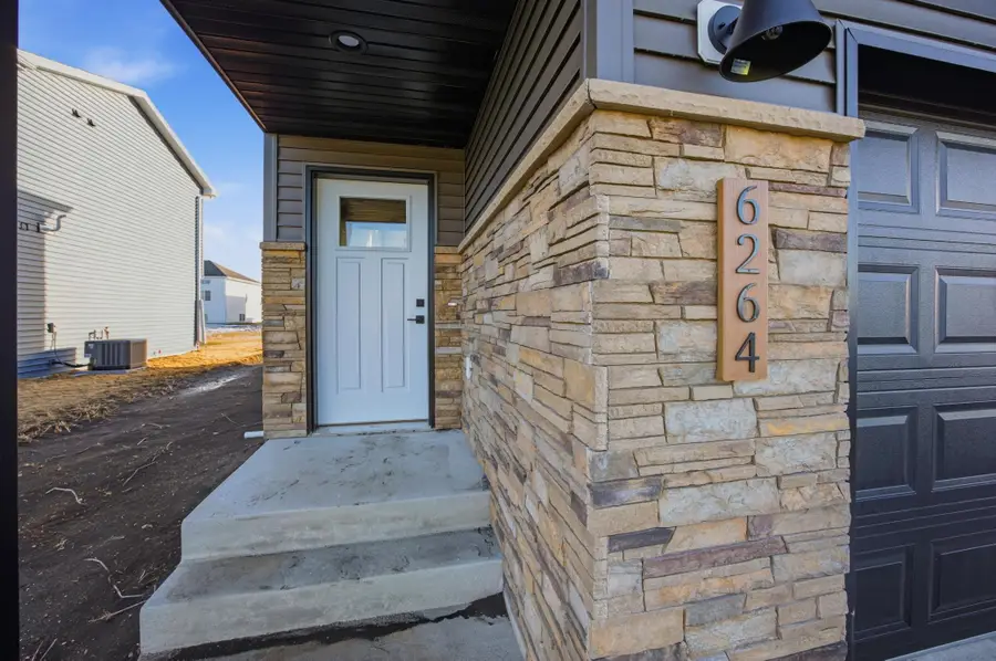 6264 86th Avenue S, Horace, ND 58047 - #2